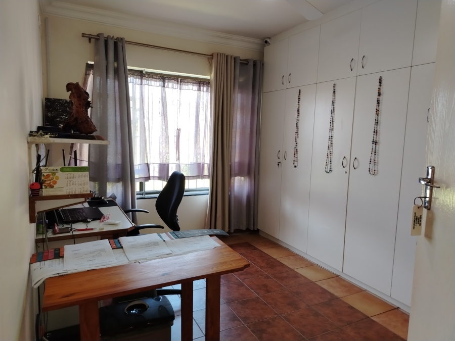 10 Bedroom Property for Sale in Gonubie Eastern Cape